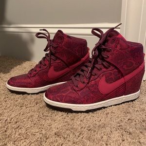 Women Nike wedge sneaker